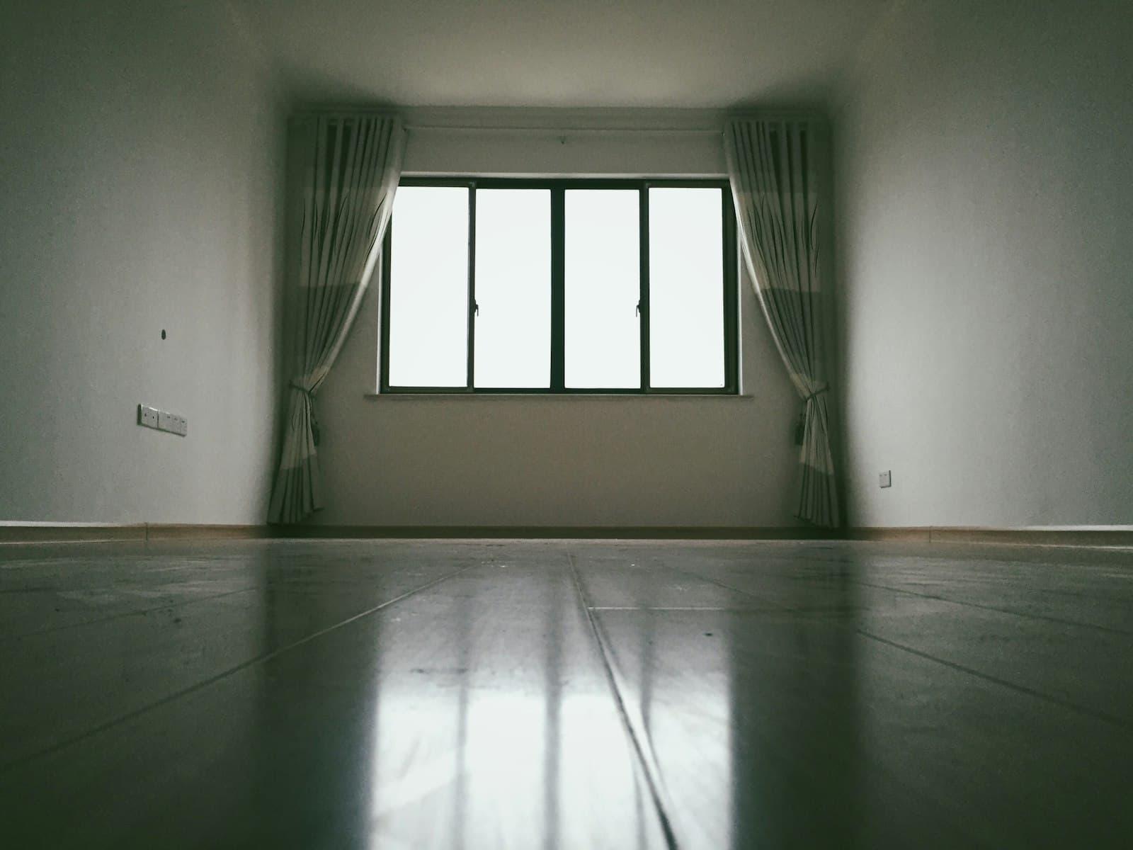 Empty, broom-clean New York apartment ready for the next tenant after turnover