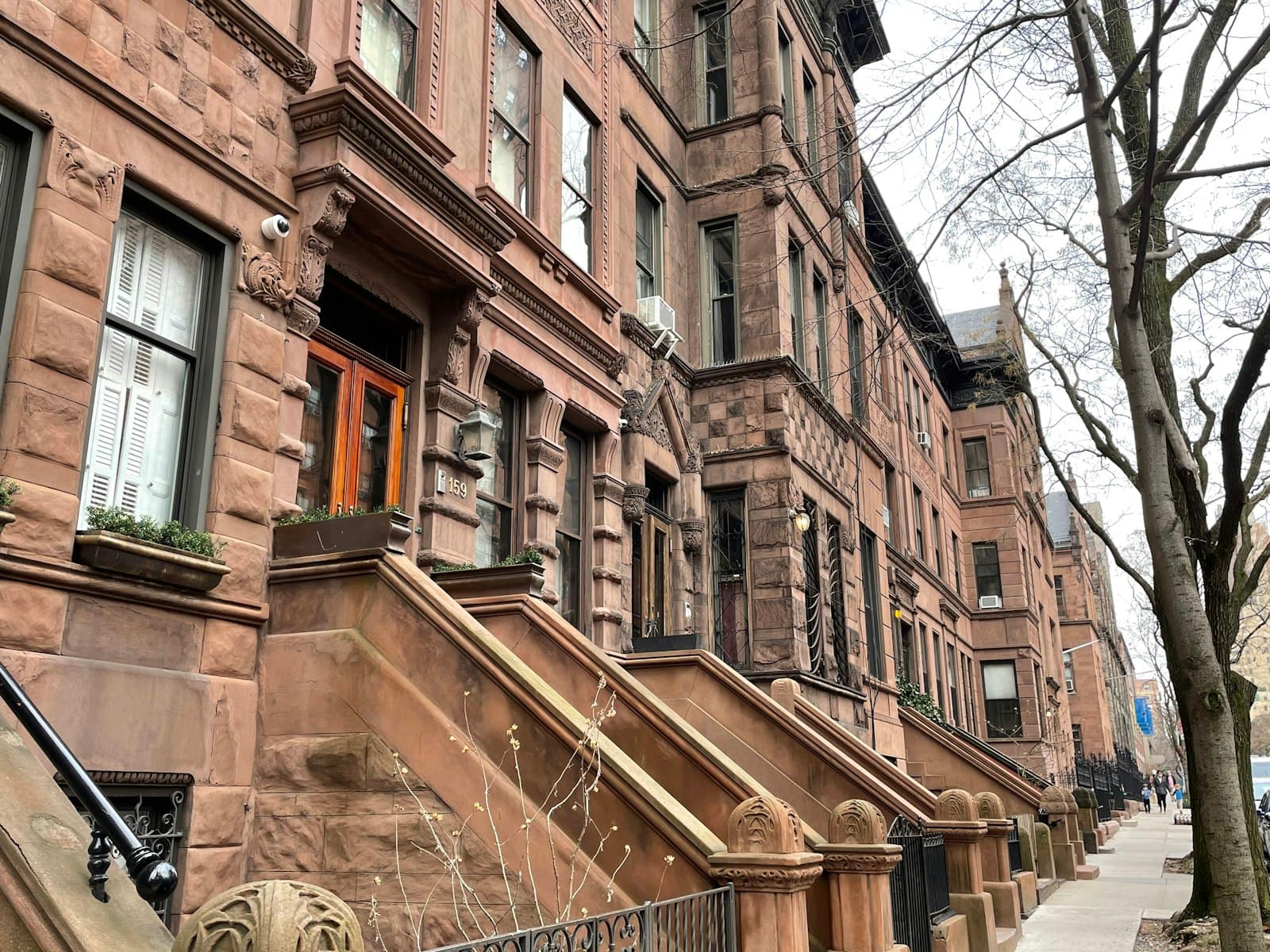 Brownstone walk-up stairs in New York that add labor to a moving quote