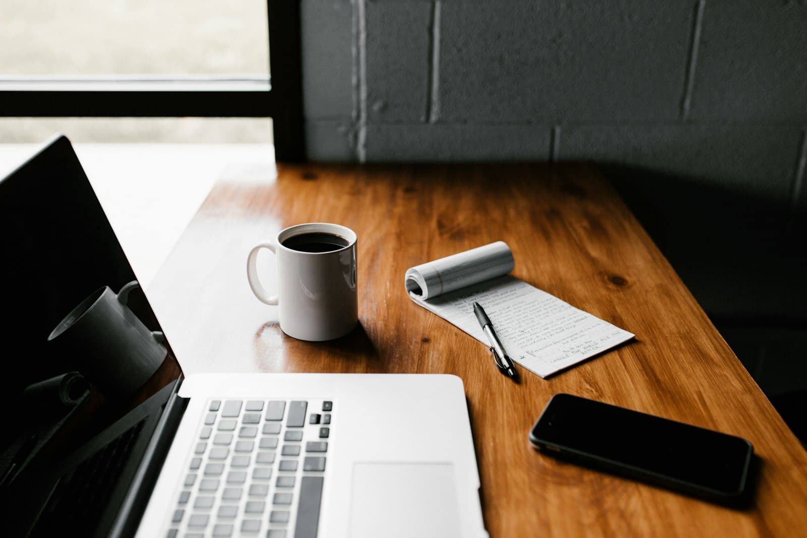 Office manager planning an NYC office relocation with a week-by-week checklist